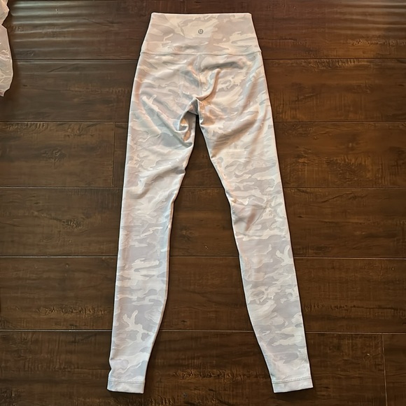 Lululemon Wunder Under High Rise Tight 28” - Picture 3 of 4